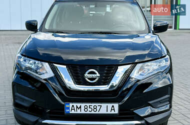 Внедорожник / Кроссовер Nissan Rogue 2016 в Житомире