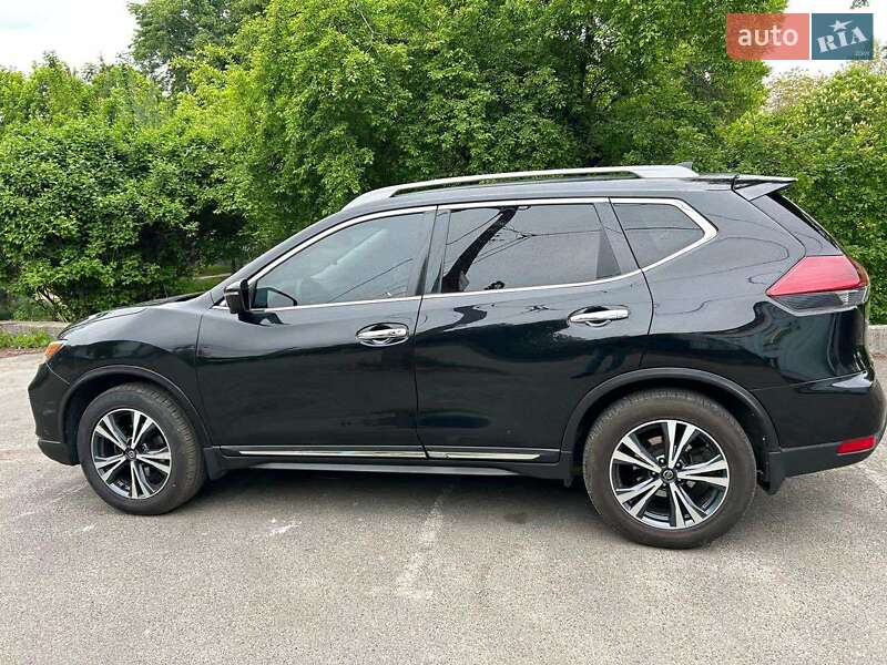 Позашляховик / Кросовер Nissan Rogue 2017 в Івано-Франківську