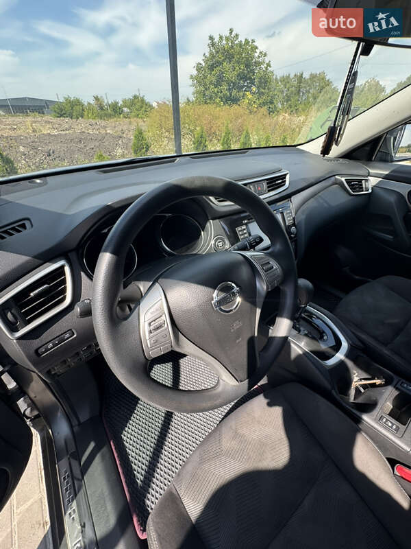 Позашляховик / Кросовер Nissan Rogue 2015 в Львові