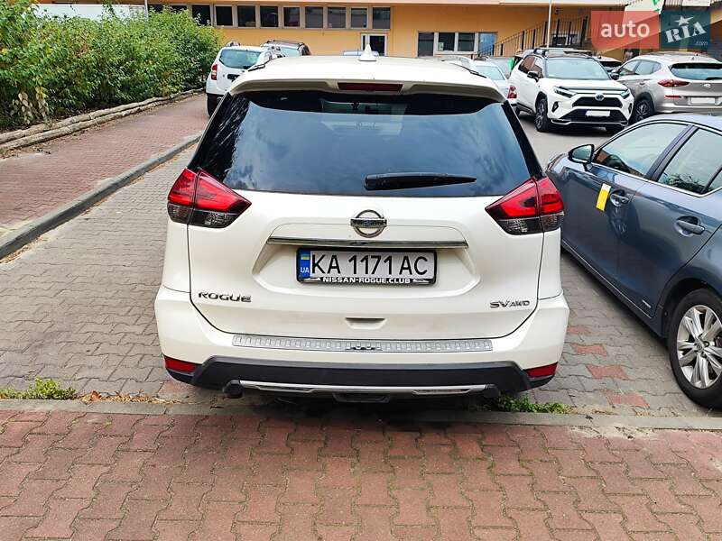 Внедорожник / Кроссовер Nissan Rogue 2017 в Киеве