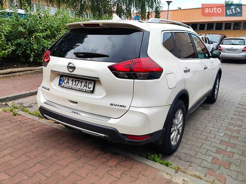 Внедорожник / Кроссовер Nissan Rogue 2017 в Киеве