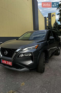 Внедорожник / Кроссовер Nissan Rogue 2023 в 