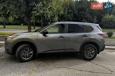Внедорожник / Кроссовер Nissan Rogue 2023 в 