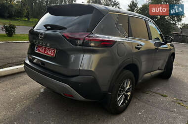 Внедорожник / Кроссовер Nissan Rogue 2023 в 