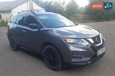 Внедорожник / Кроссовер Nissan Rogue 2018 в 