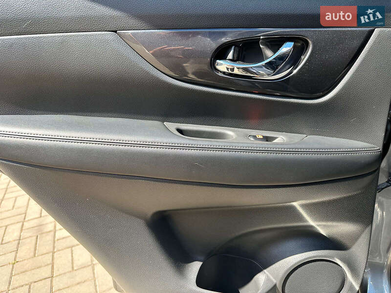 Позашляховик / Кросовер Nissan Rogue 2017 в Одесі