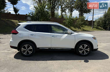 Внедорожник / Кроссовер Nissan Rogue 2018 в 