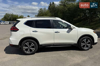 Внедорожник / Кроссовер Nissan Rogue 2018 в 