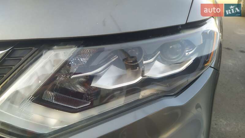 Внедорожник / Кроссовер Nissan Rogue 2017 в Львове