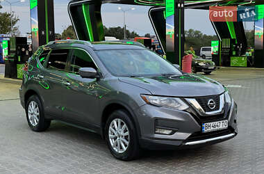 Внедорожник / Кроссовер Nissan Rogue 2017 в 