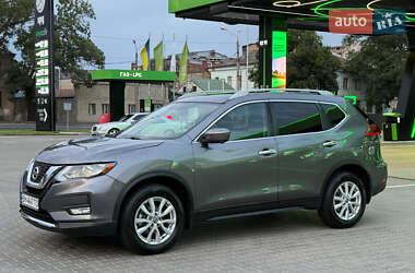 Внедорожник / Кроссовер Nissan Rogue 2017 в 