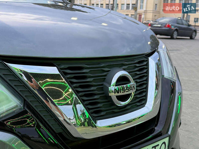 Внедорожник / Кроссовер Nissan Rogue 2017 в Одессе
