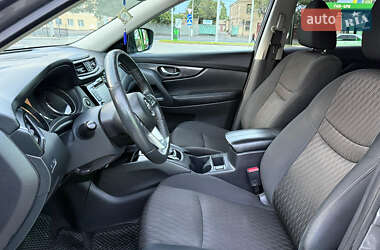 Внедорожник / Кроссовер Nissan Rogue 2017 в 