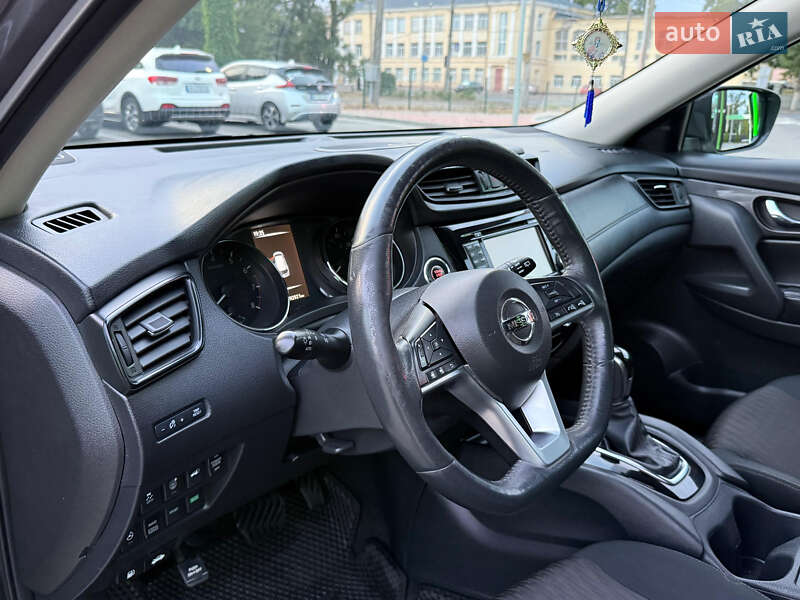 Внедорожник / Кроссовер Nissan Rogue 2017 в Одессе