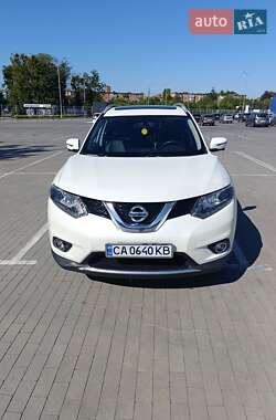 Позашляховик / Кросовер Nissan Rogue 2016 в Умані