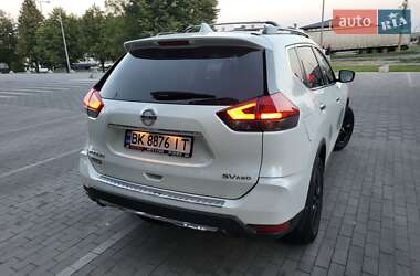 Внедорожник / Кроссовер Nissan Rogue 2017 в Ровно