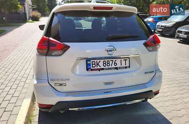 Внедорожник / Кроссовер Nissan Rogue 2017 в Ровно