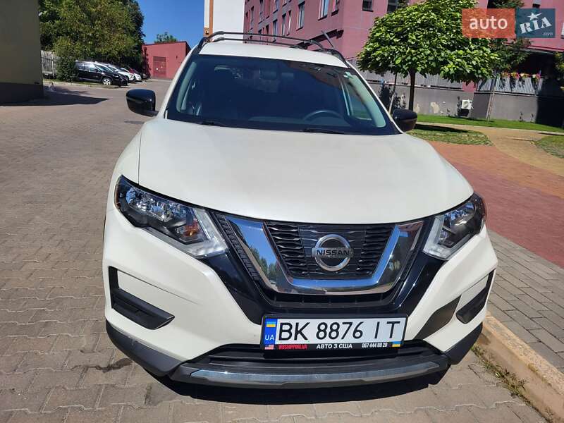Внедорожник / Кроссовер Nissan Rogue 2017 в Ровно