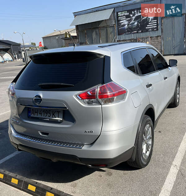 Позашляховик / Кросовер Nissan Rogue 2016 в Чернігові