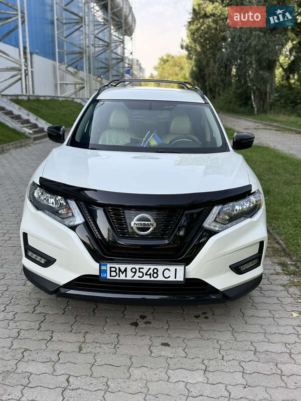 Позашляховик / Кросовер Nissan Rogue 2017 в Сумах