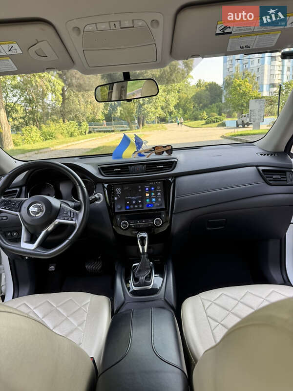 Позашляховик / Кросовер Nissan Rogue 2017 в Сумах