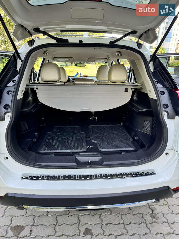 Позашляховик / Кросовер Nissan Rogue 2017 в Сумах