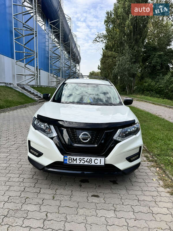 Позашляховик / Кросовер Nissan Rogue 2017 в Сумах