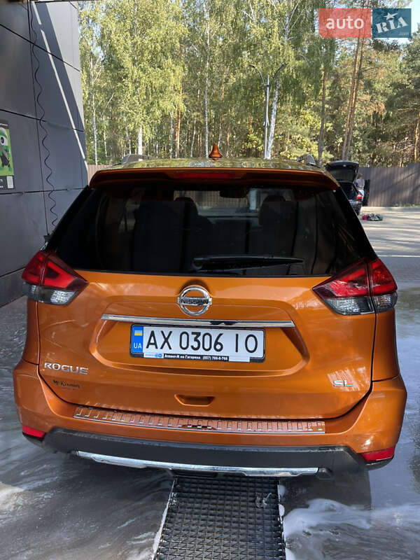 Внедорожник / Кроссовер Nissan Rogue 2017 в Харькове