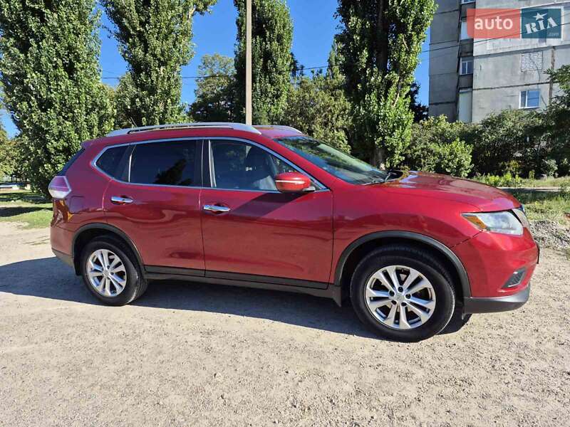 Внедорожник / Кроссовер Nissan Rogue 2015 в Кременчуге