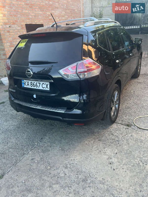 Позашляховик / Кросовер Nissan Rogue 2015 в Лубнах