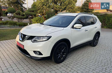 Внедорожник / Кроссовер Nissan Rogue 2015 в Яворове