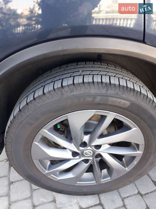 Позашляховик / Кросовер Nissan Rogue 2016 в Івано-Франківську