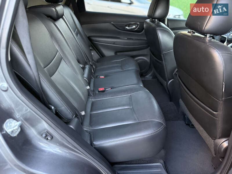 Внедорожник / Кроссовер Nissan Rogue 2017 в Одессе