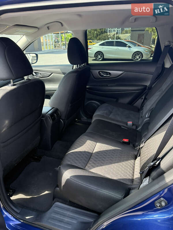 Позашляховик / Кросовер Nissan Rogue 2017 в Вінниці