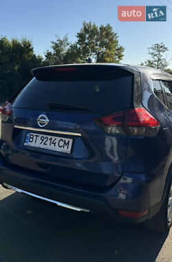 Внедорожник / Кроссовер Nissan Rogue 2017 в 