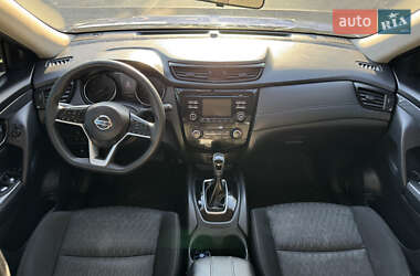 Внедорожник / Кроссовер Nissan Rogue 2017 в 