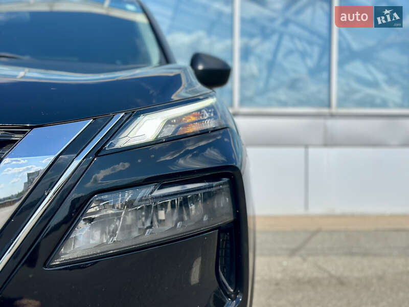 Внедорожник / Кроссовер Nissan Rogue 2021 в Киеве