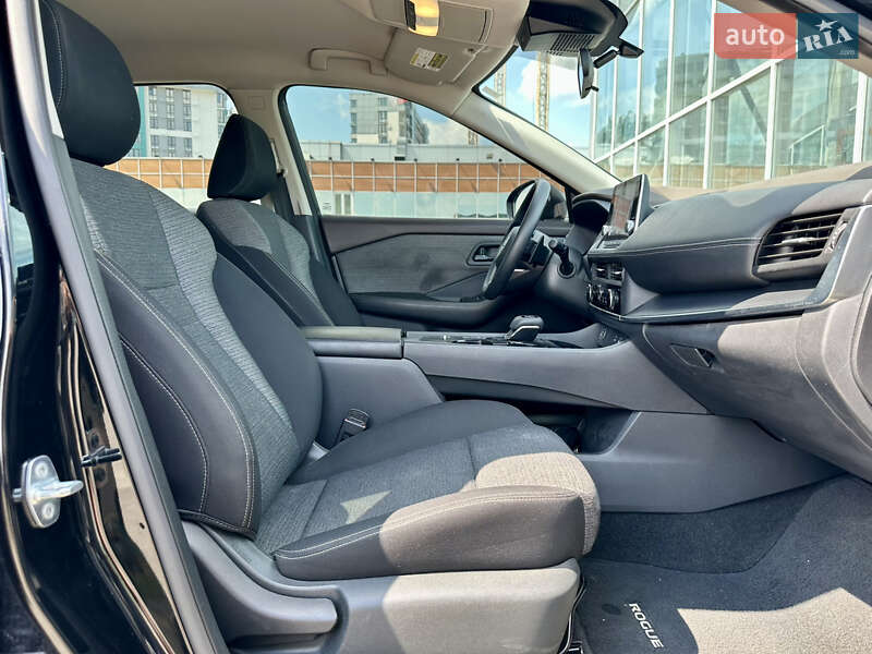 Внедорожник / Кроссовер Nissan Rogue 2021 в Киеве