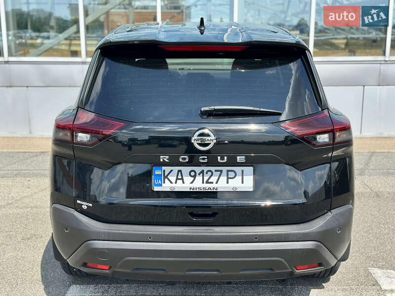Внедорожник / Кроссовер Nissan Rogue 2021 в Киеве