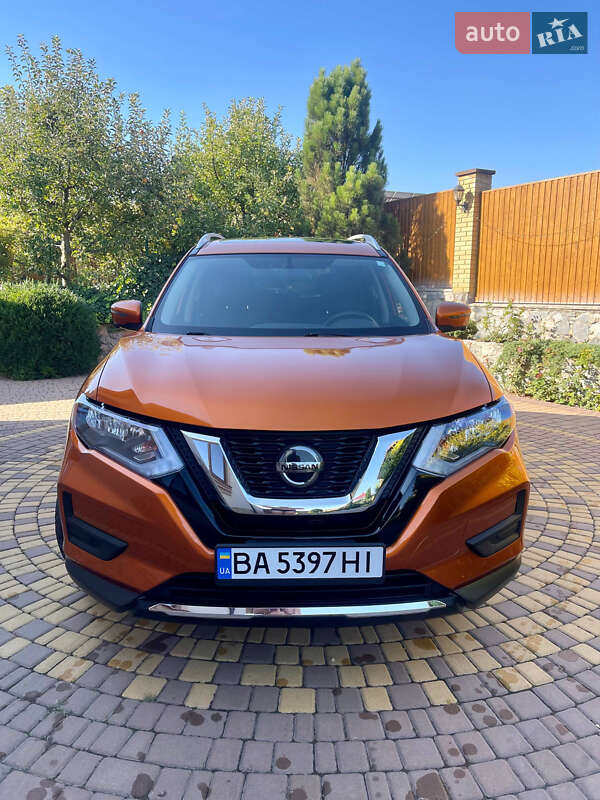 Внедорожник / Кроссовер Nissan Rogue 2018 в Кропивницком