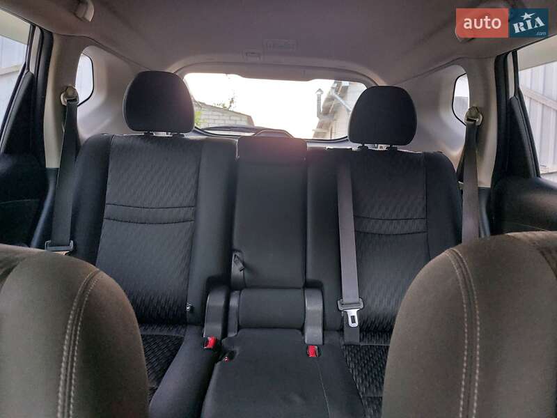 Внедорожник / Кроссовер Nissan Rogue 2018 в Харькове