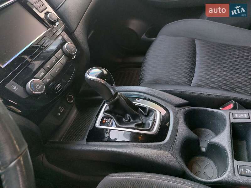 Внедорожник / Кроссовер Nissan Rogue 2018 в Харькове