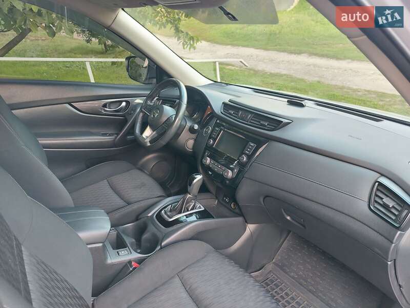 Внедорожник / Кроссовер Nissan Rogue 2018 в Харькове