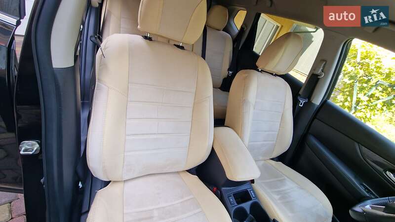 Позашляховик / Кросовер Nissan Rogue 2019 в Ужгороді