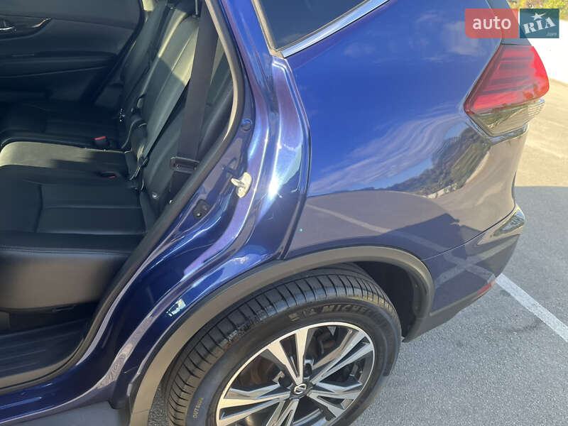 Внедорожник / Кроссовер Nissan Rogue 2017 в Ирпене