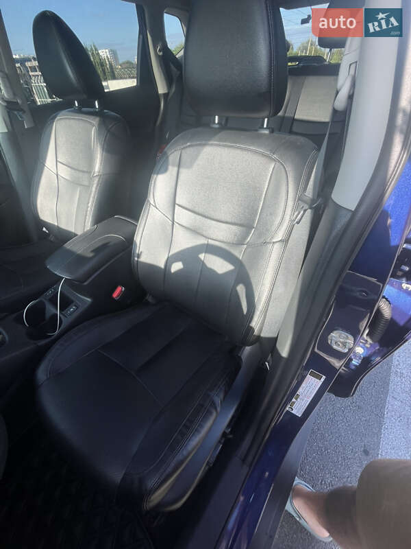 Внедорожник / Кроссовер Nissan Rogue 2017 в Ирпене