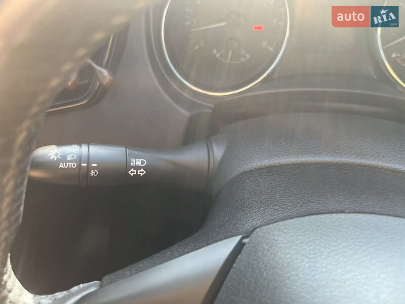 Внедорожник / Кроссовер Nissan Rogue 2017 в Ирпене