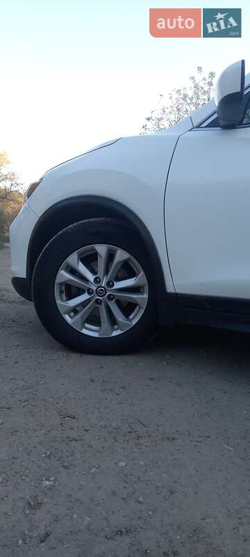 Позашляховик / Кросовер Nissan Rogue 2017 в Городківці