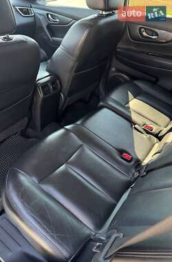 Внедорожник / Кроссовер Nissan Rogue 2015 в 