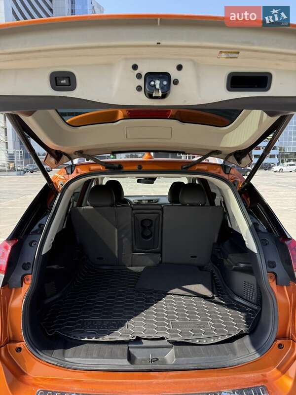 Внедорожник / Кроссовер Nissan Rogue 2019 в Киеве